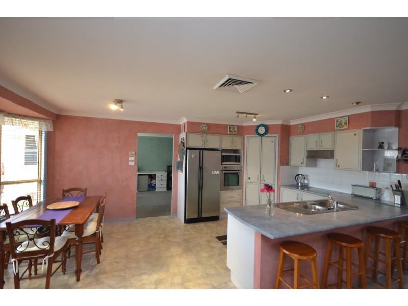 2 Hesperus Close, Nowra NSW 2541