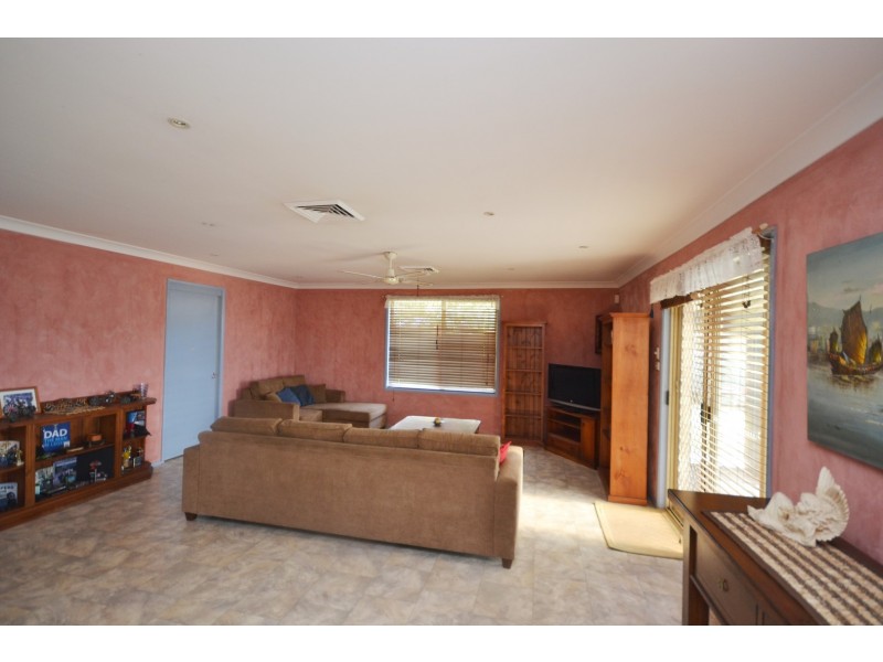 2 Hesperus Close, Nowra NSW 2541