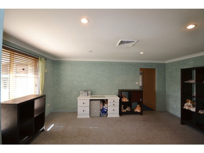 2 Hesperus Close, Nowra NSW 2541