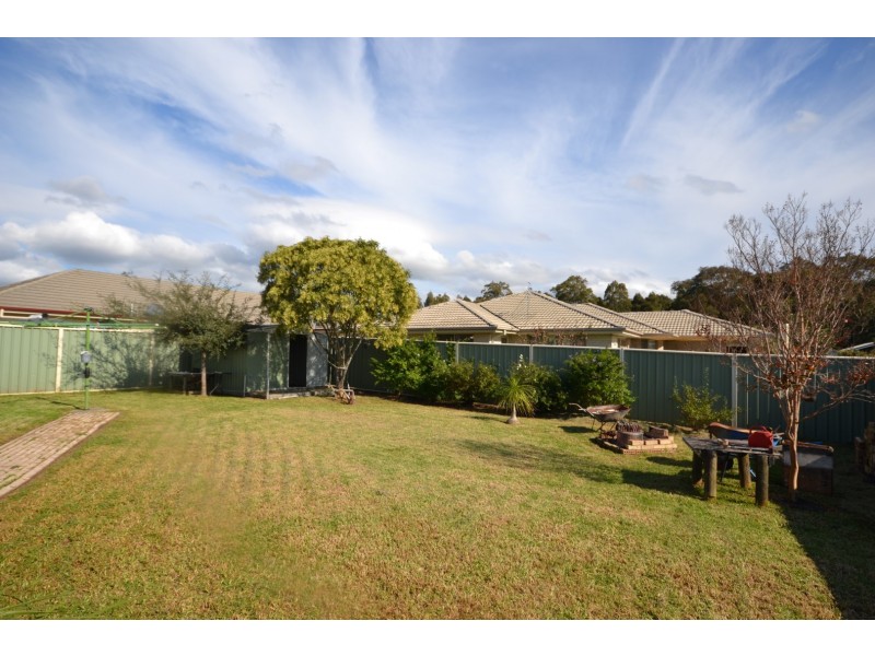 2 Hesperus Close, Nowra NSW 2541