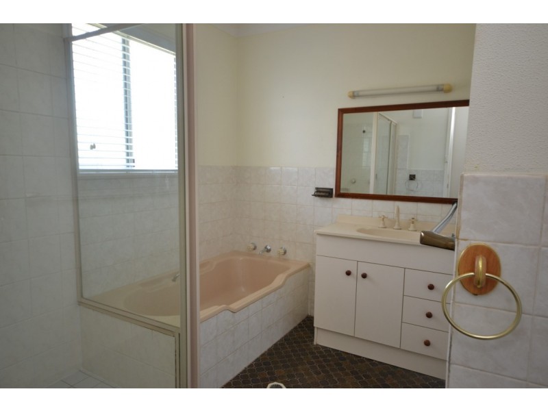 144 Cambewarra Road, Bomaderry NSW 2541