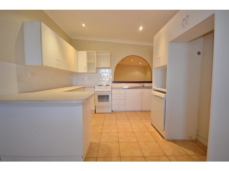 25 Meroo Road, Bomaderry NSW 2541