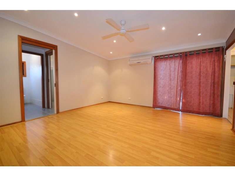 25 Meroo Road, Bomaderry NSW 2541