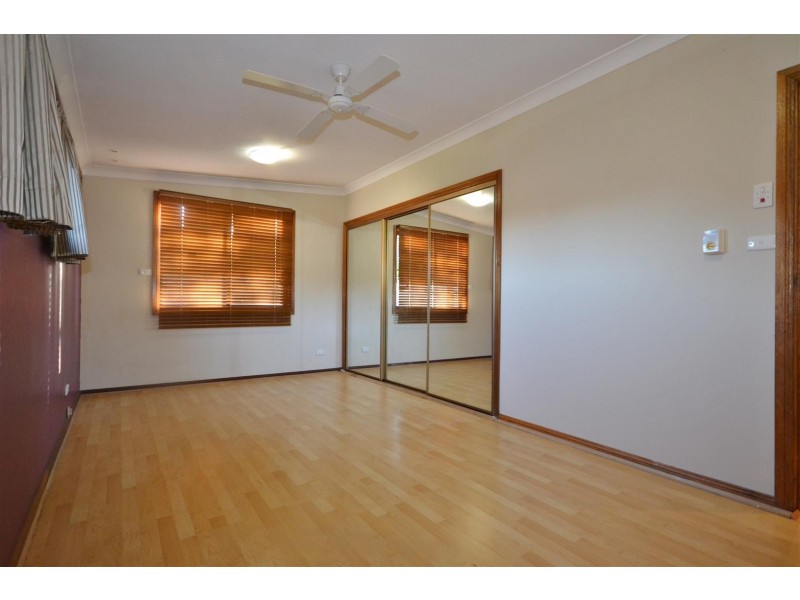 25 Meroo Road, Bomaderry NSW 2541