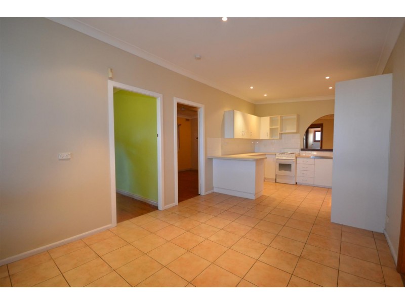 25 Meroo Road, Bomaderry NSW 2541