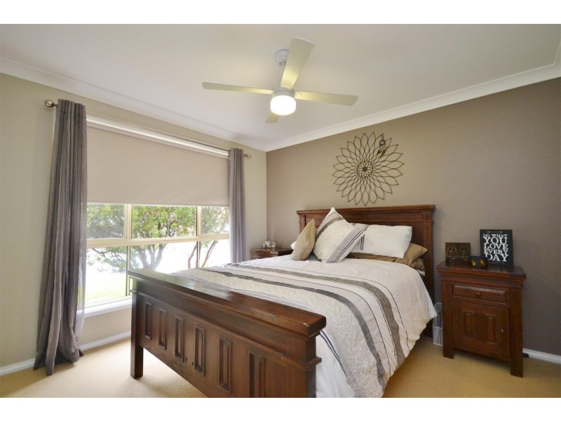 11 Isa Road, Worrigee NSW 2540