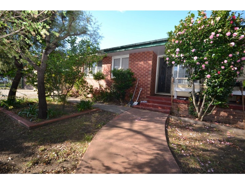 33 Sampson Crescent, Bomaderry NSW 2541