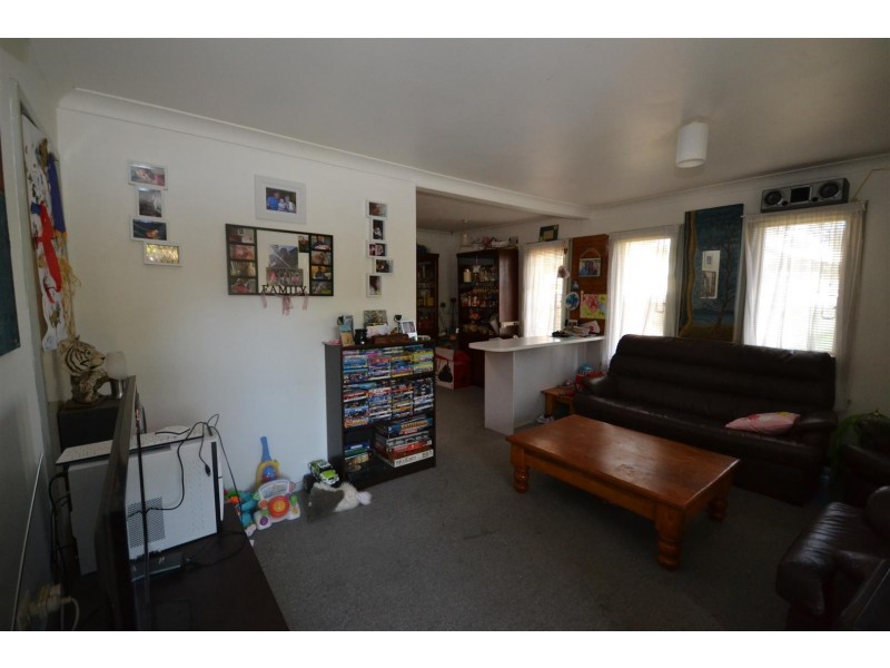 33 Sampson Crescent, Bomaderry NSW 2541