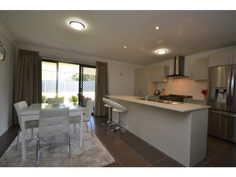 6 George Lee Way, North Nowra NSW 2541
