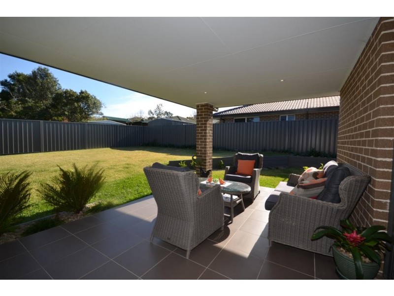 6 George Lee Way, North Nowra NSW 2541