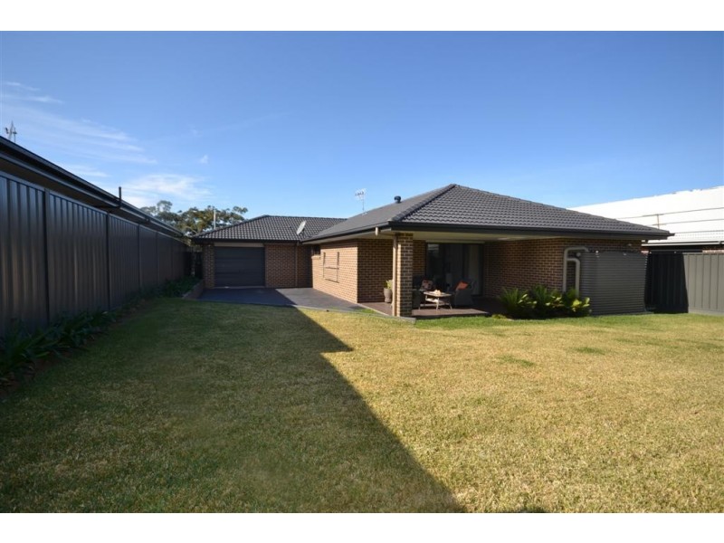 6 George Lee Way, North Nowra NSW 2541