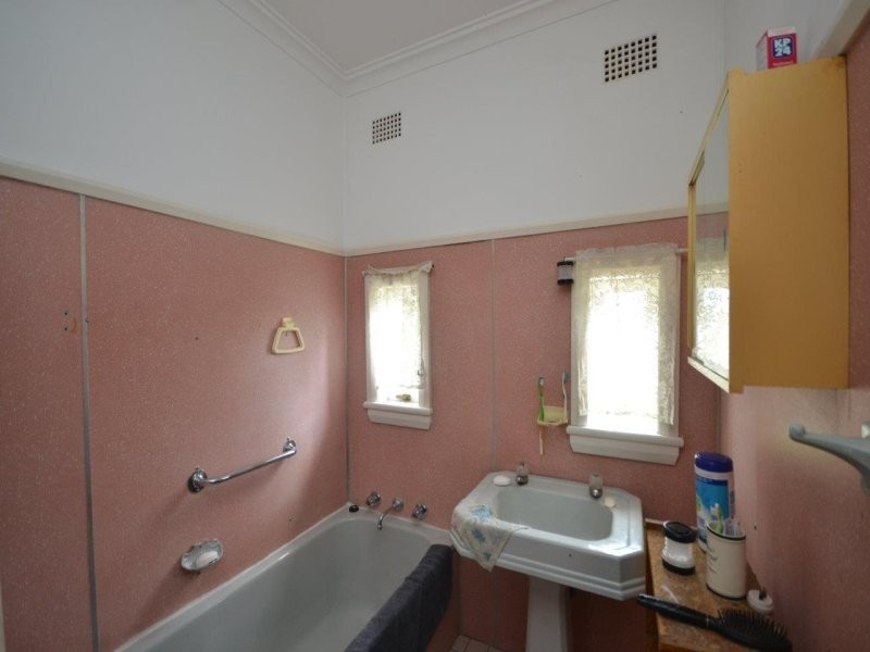 49 Moss Street, Nowra NSW 2541