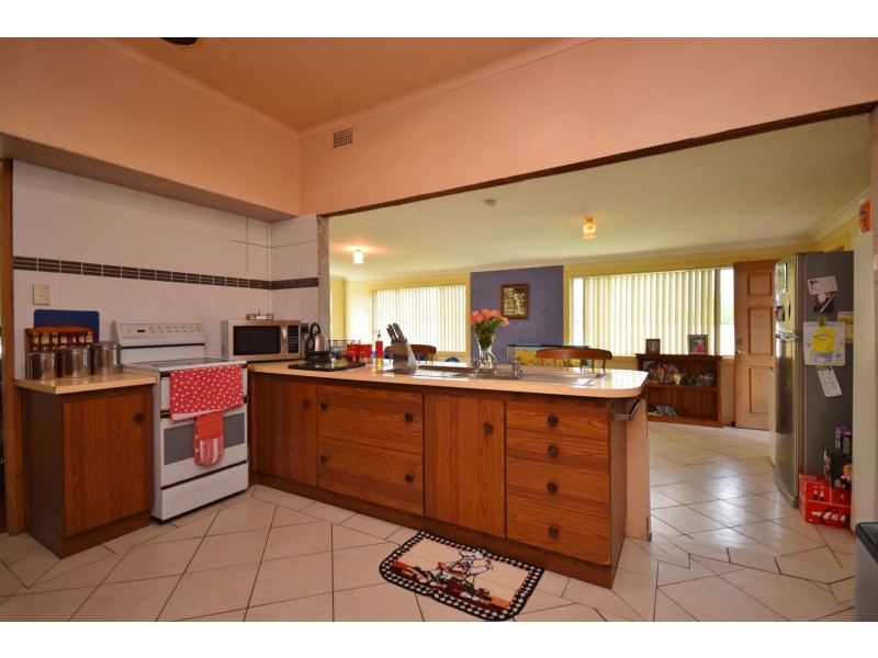 6 Hollands Road, Nowra NSW 2541