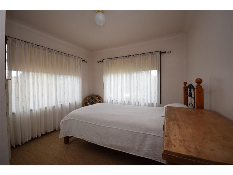16 Allison Avenue, Nowra NSW 2541