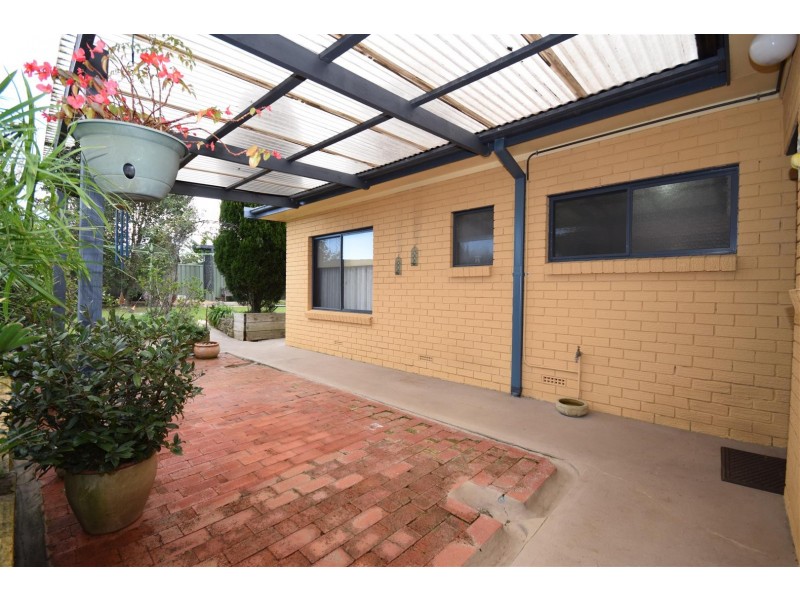 16 Allison Avenue, Nowra NSW 2541