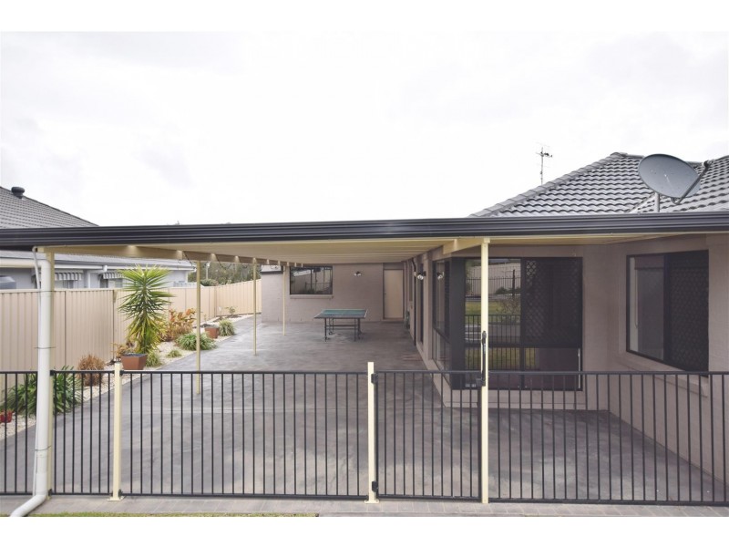 8 Regelia Parade, Worrigee NSW 2540