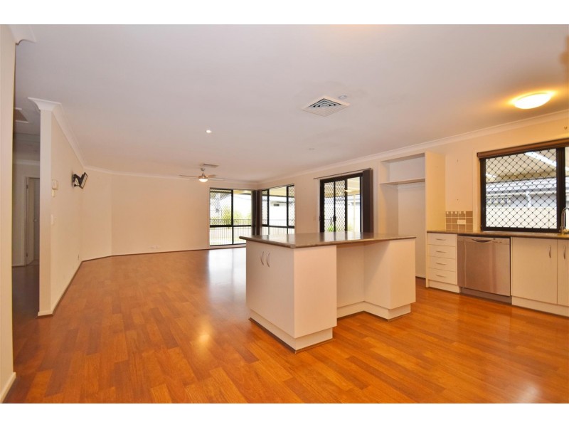 8 Regelia Parade, Worrigee NSW 2540