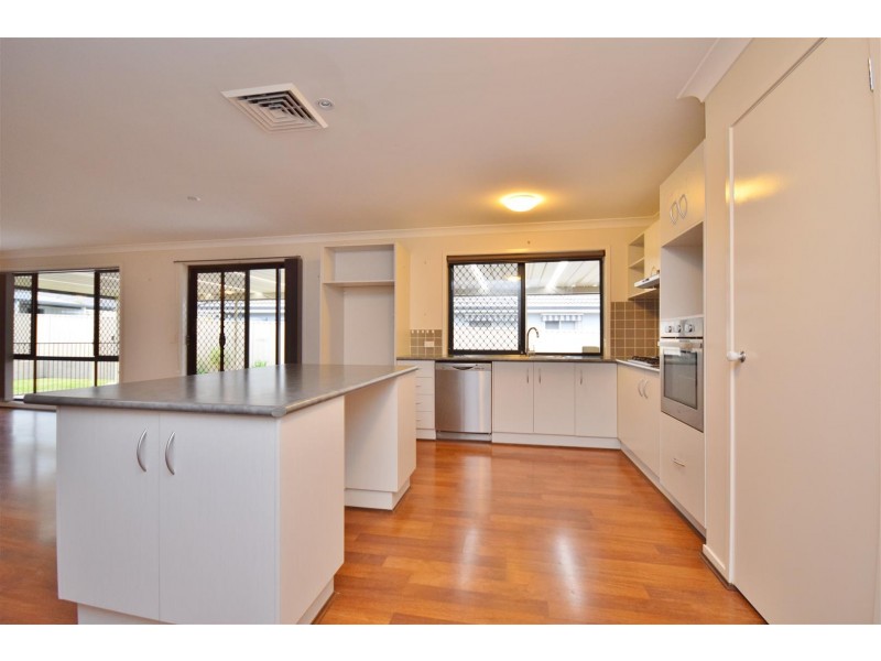 8 Regelia Parade, Worrigee NSW 2540