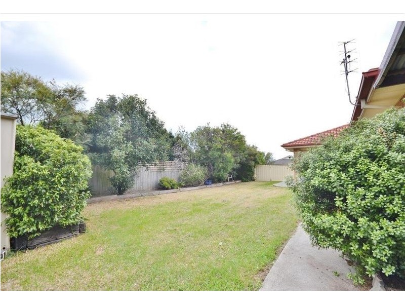 17 Guinea Flower Crescent, Worrigee NSW 2540