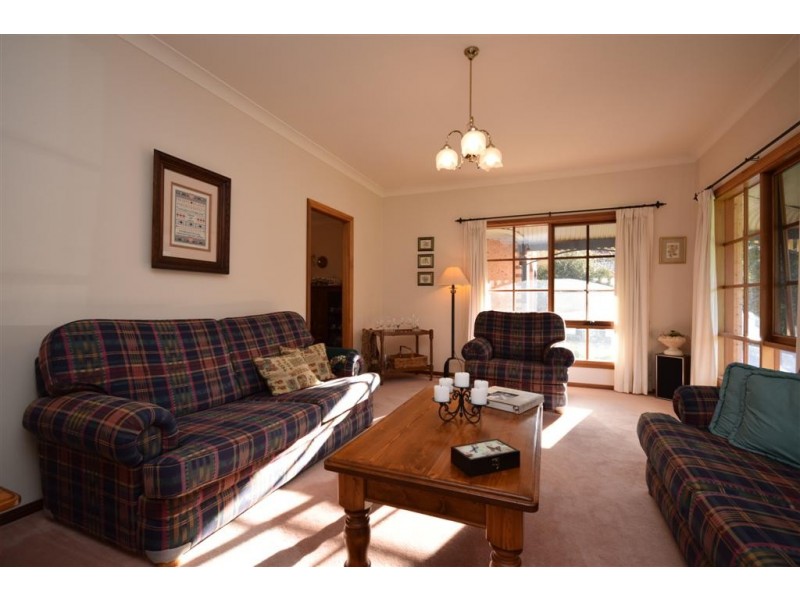 19 Rouse Avenue, Cambewarra NSW 2540