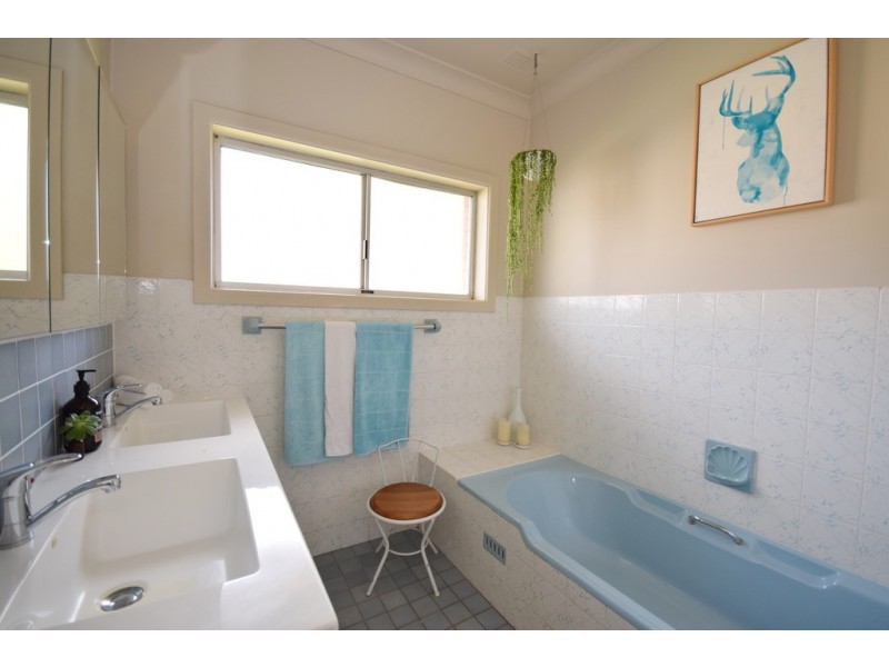 20 Colyer Avenue, Nowra NSW 2541