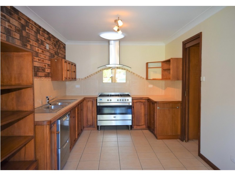 16 Kareela Crescent, North Nowra NSW 2541