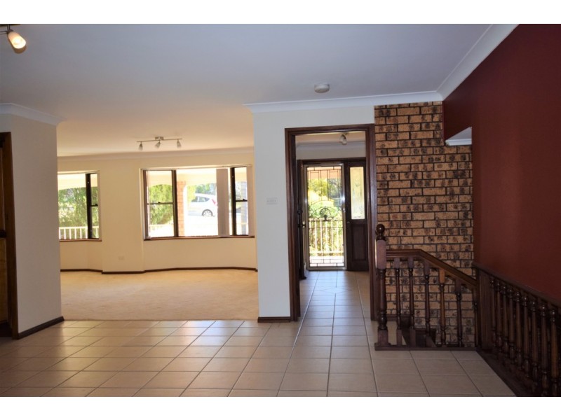 16 Kareela Crescent, North Nowra NSW 2541