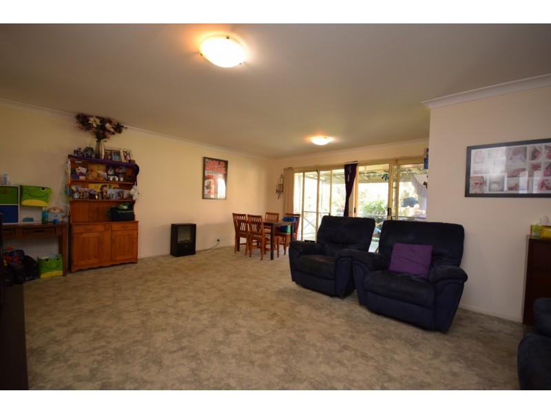 2/8A Rendal Avenue, North Nowra NSW 2541