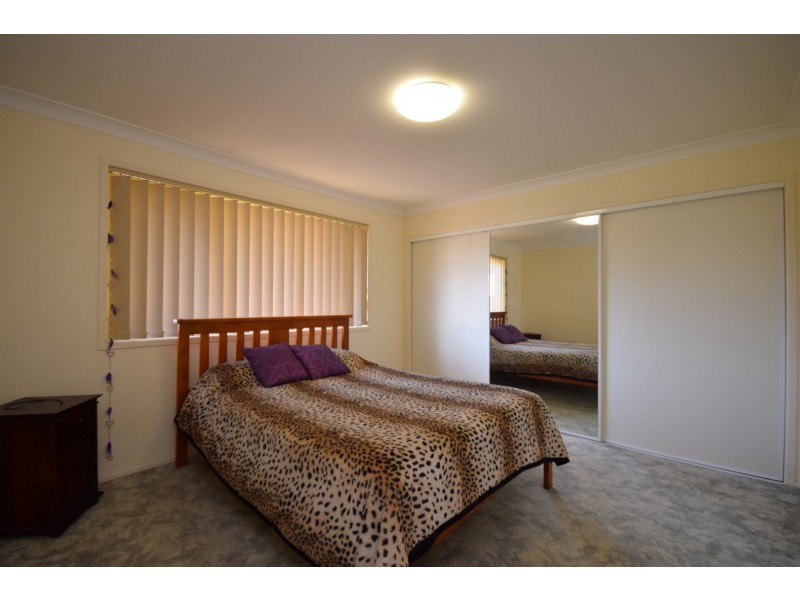 2/8A Rendal Avenue, North Nowra NSW 2541