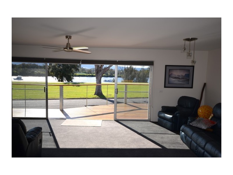 10 Riverview Road, Nowra NSW 2541