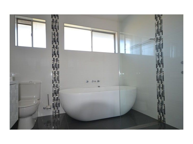 10 Riverview Road, Nowra NSW 2541