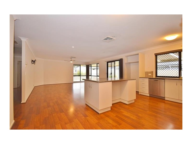 8 Regelia Parade, Worrigee NSW 2540