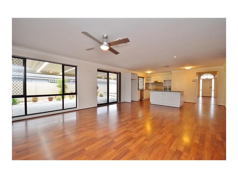 8 Regelia Parade, Worrigee NSW 2540