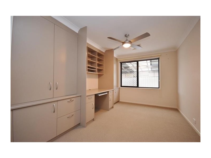 8 Regelia Parade, Worrigee NSW 2540