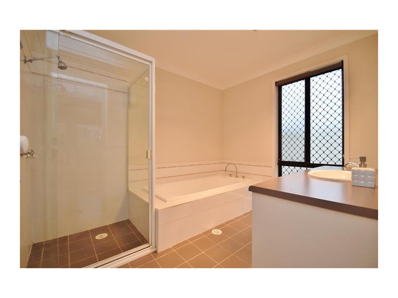 8 Regelia Parade, Worrigee NSW 2540