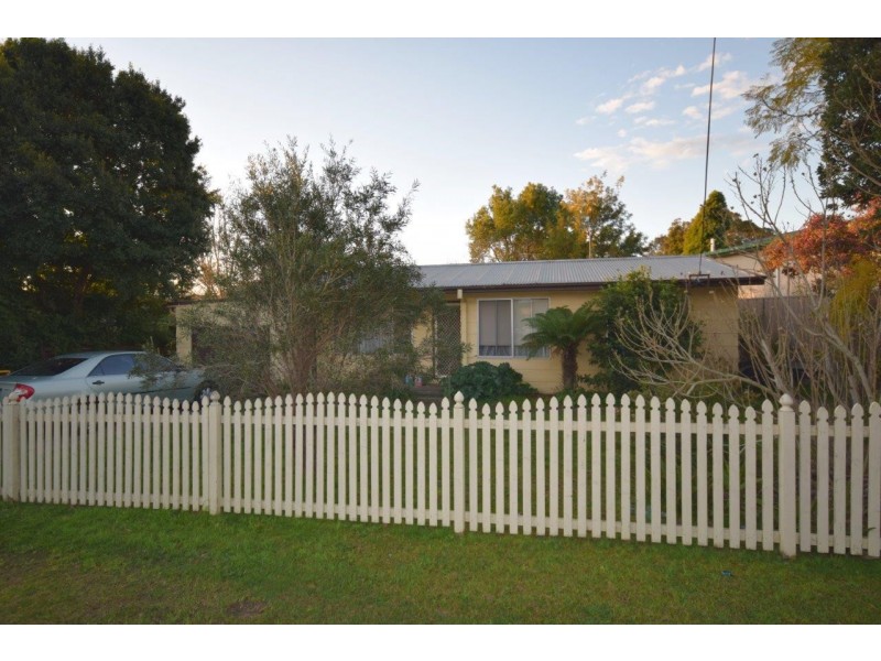 31 Ernest Street, Nowra NSW 2541