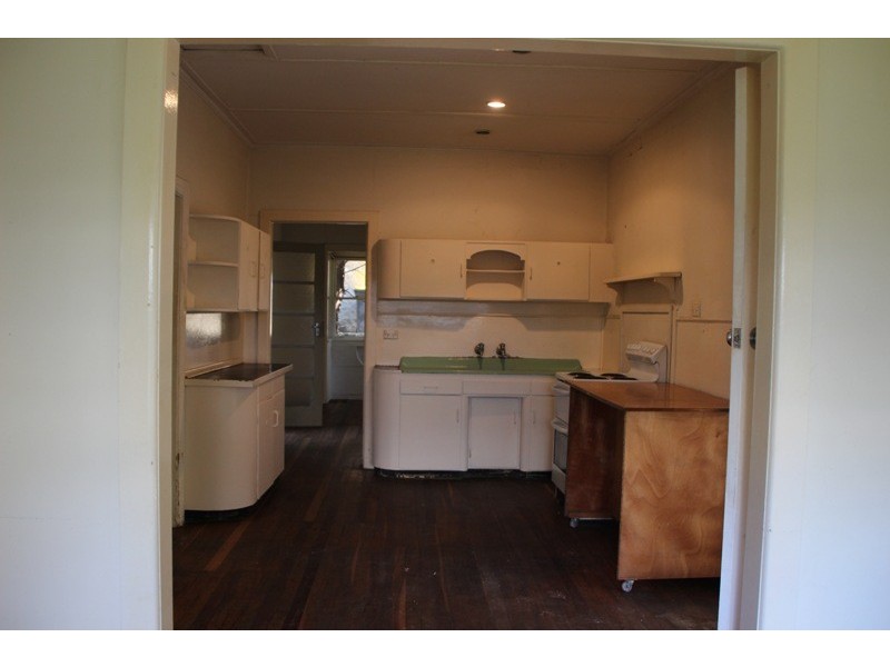 37 Tarawara Street, Bomaderry NSW 2541