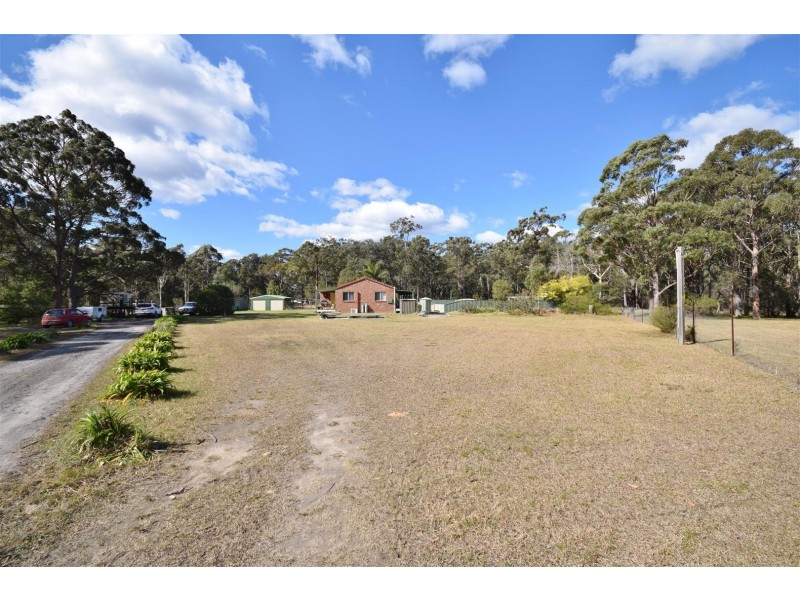 28 Bellabimbi Way, Basin View NSW 2540