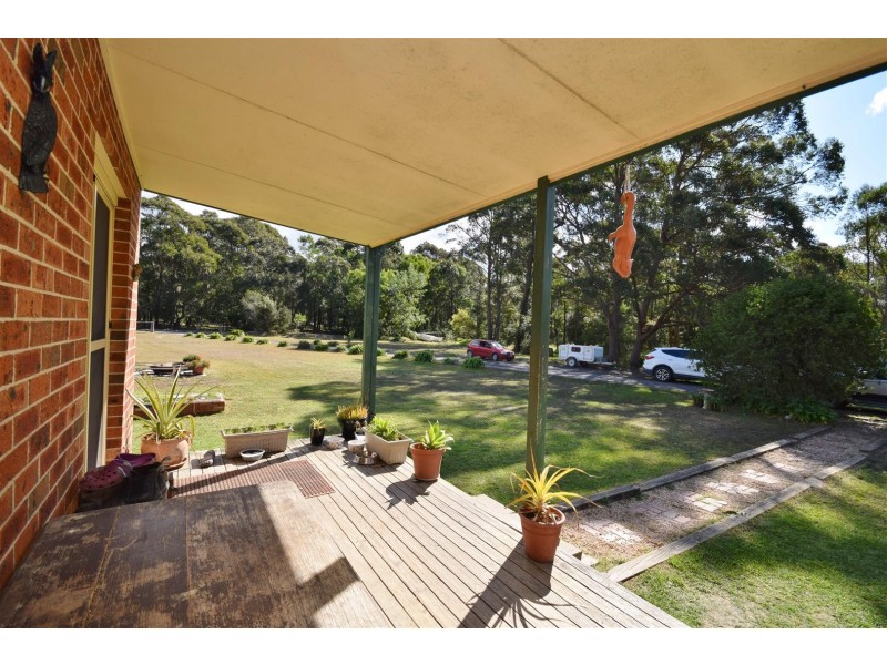 28 Bellabimbi Way, Basin View NSW 2540