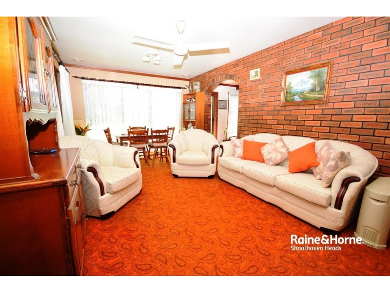 33 Amundsen Avenue, Shoalhaven Heads NSW 2535