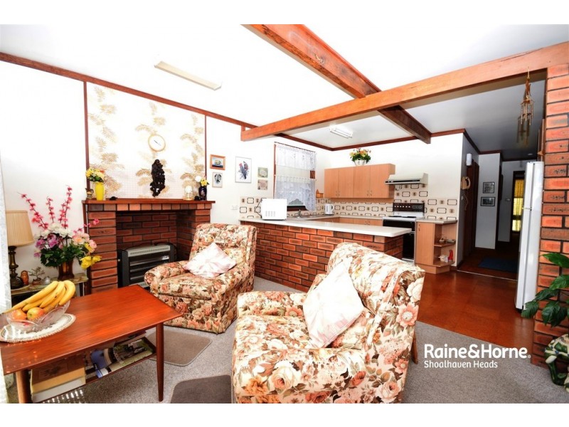 33 Amundsen Avenue, Shoalhaven Heads NSW 2535