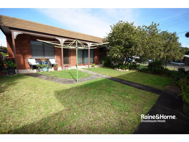 33 Amundsen Avenue, Shoalhaven Heads NSW 2535