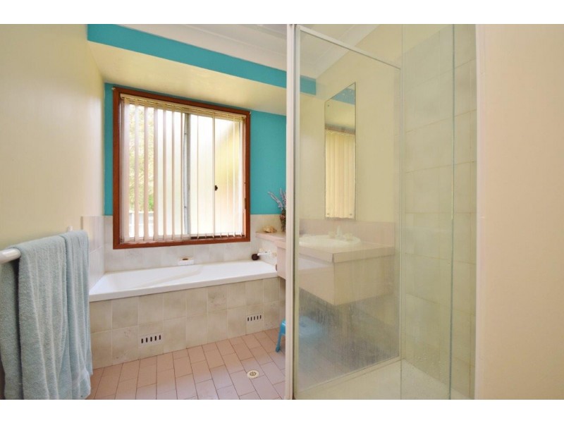 D953 Princes Highway, Falls Creek NSW 2540