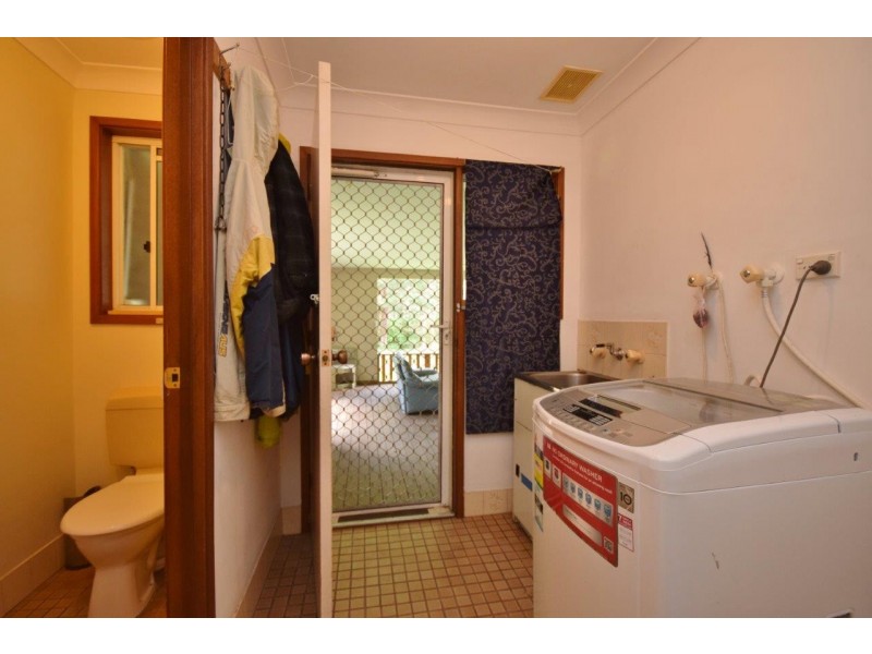 D953 Princes Highway, Falls Creek NSW 2540