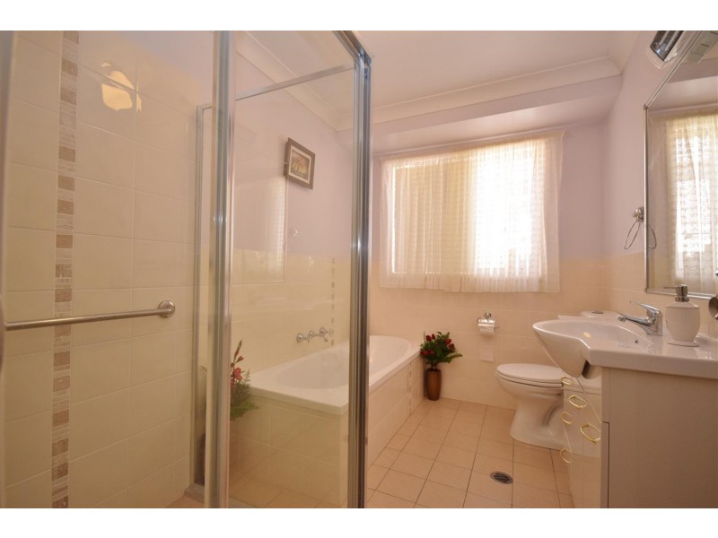 11 Neptune Place, Worrigee NSW 2540