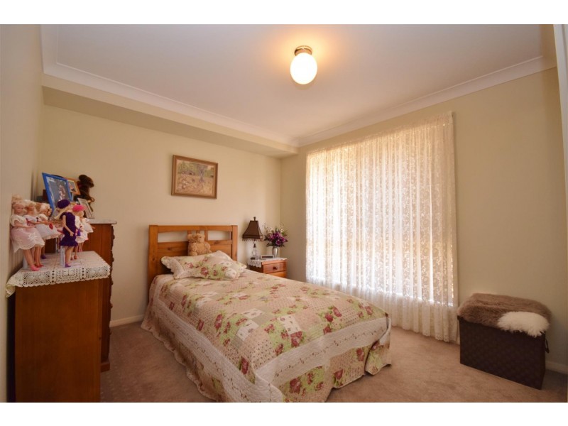 11 Neptune Place, Worrigee NSW 2540