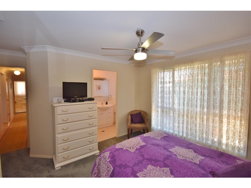 11 Neptune Place, Worrigee NSW 2540