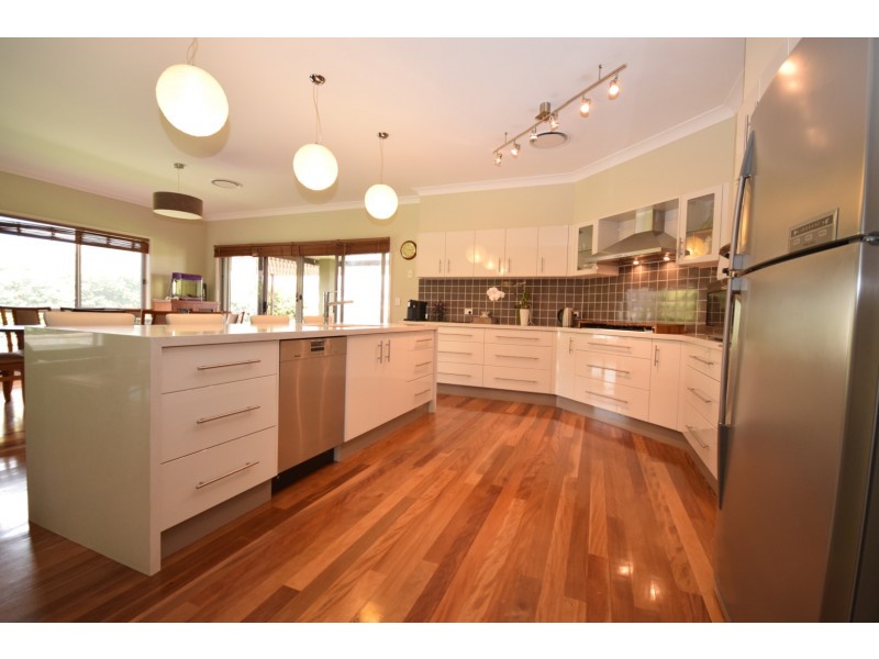 11 Lacebark Grove, Worrigee NSW 2540