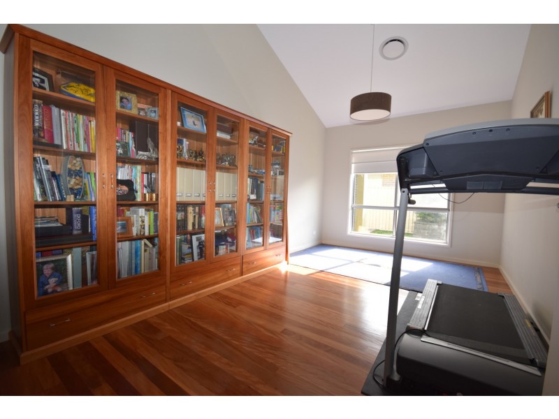 11 Lacebark Grove, Worrigee NSW 2540