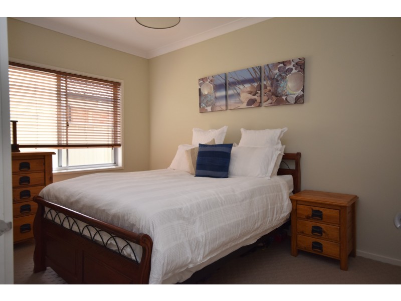 11 Lacebark Grove, Worrigee NSW 2540